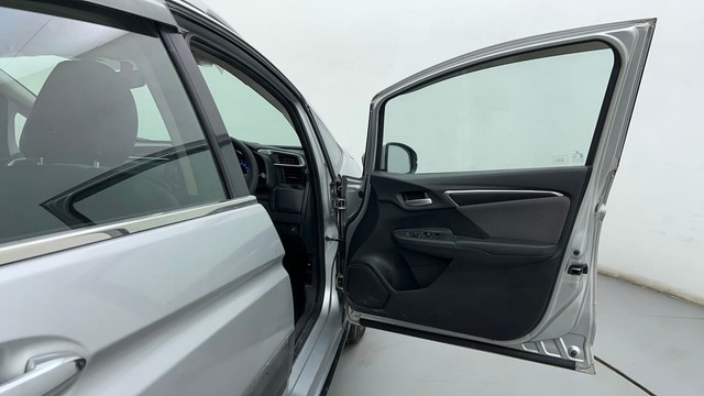 Second-hand 2018 Honda WR-V i-VTEC VX for sale in Ahmedabad-16