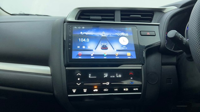 Second-hand 2018 Honda WR-V i-VTEC VX for sale in Ahmedabad-23