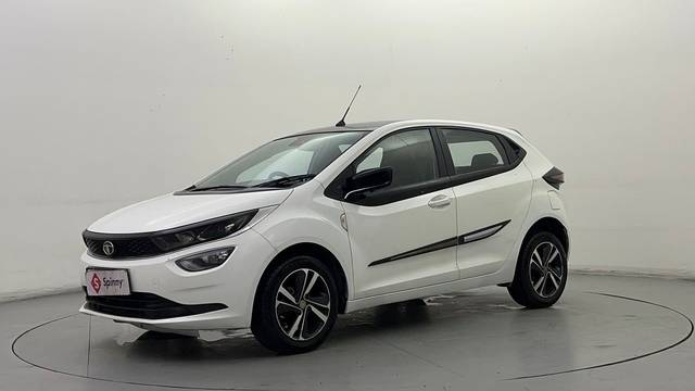 https://images10.gaadi.com/usedcar_image/4631466/original/2652f00a871b8ab31b881707d826f1bb.JPG?imwidth=6400