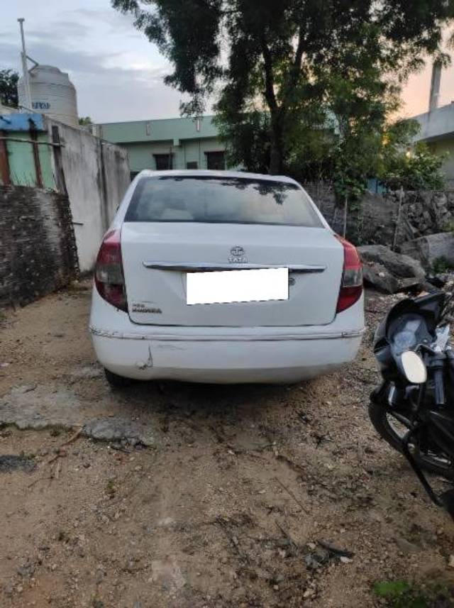 https://images10.gaadi.com/usedcar_image/4631483/original/processed_f1956270-0262-456f-bb0a-18117de405fd.jpg?imwidth=6402