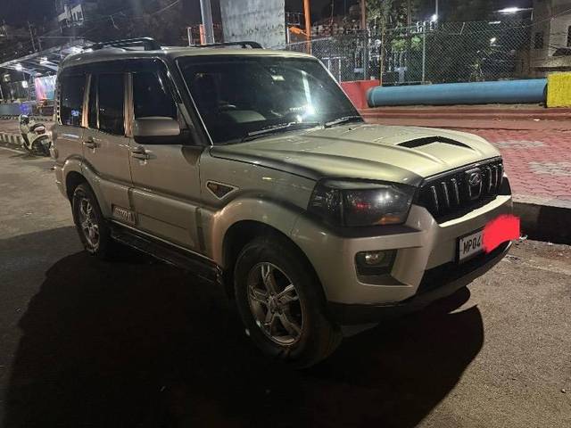 https://images10.gaadi.com/usedcar_image/4631505/original/processed_172a3909-3700-4ab1-9939-a16f4682f8a1.jpeg?imwidth=6400