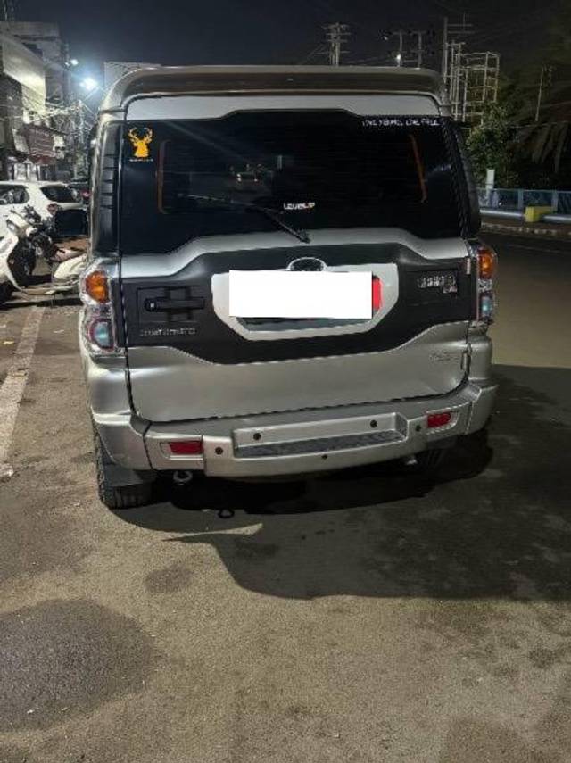 https://images10.gaadi.com/usedcar_image/4631505/original/processed_19f34283-5205-4254-9ca6-89197576ad96.jpeg?imwidth=6401