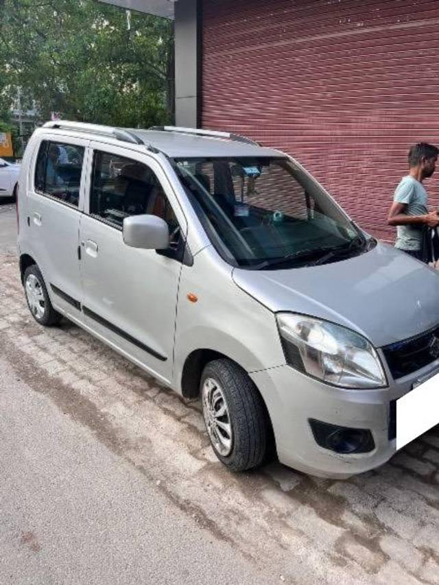 https://images10.gaadi.com/usedcar_image/4631523/original/processed_97cc8804-2a8c-4fd4-a3aa-9ef84222d296.jpeg?imwidth=6400