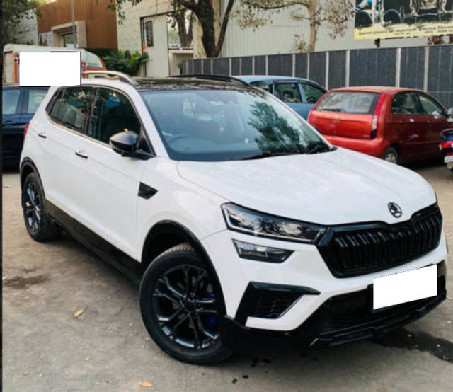 https://images10.gaadi.com/usedcar_image/4631537/original/processed_7a466d76-53a6-4052-99cf-3cd0b2ebfe33.png?imwidth=6400
