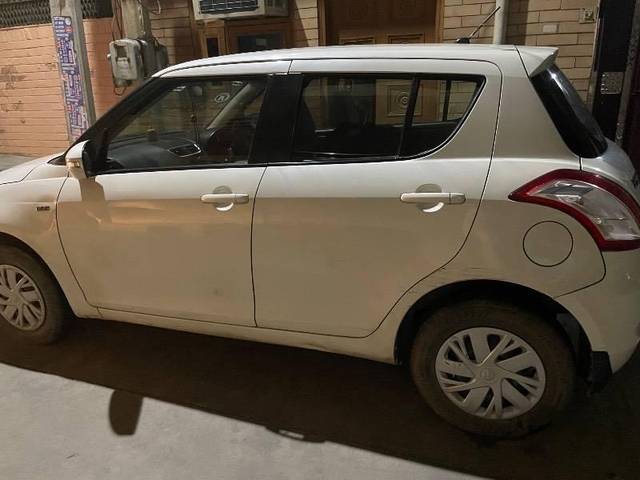 https://images10.gaadi.com/usedcar_image/4631542/original/processed_f74b2071-3353-4a30-9e57-a62f6fd129b4.jpeg?imwidth=6402