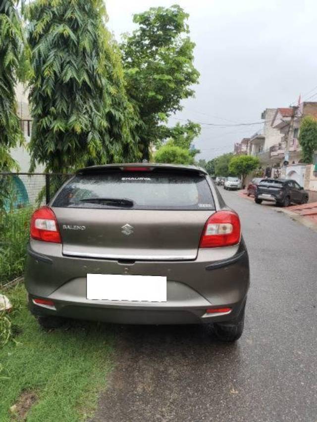 https://images10.gaadi.com/usedcar_image/4631557/original/processed_a23c4798-6b78-46f1-bde4-c5c9e01ca23f.jpg?imwidth=6401