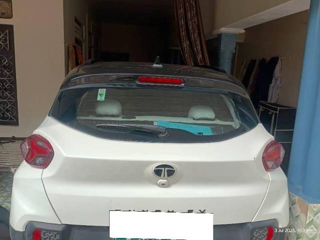 https://images10.gaadi.com/usedcar_image/4631560/original/processed_5557e268-05a6-4bd1-b565-3dd9e60b845d.jpg?imwidth=6401
