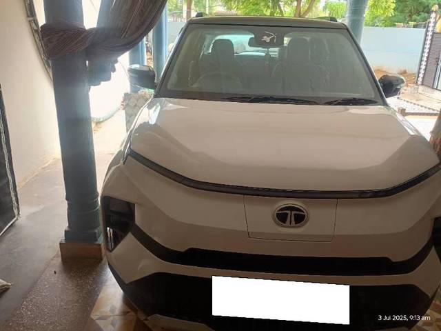 https://images10.gaadi.com/usedcar_image/4631560/original/processed_9a90e749-3fb6-4e29-aafc-cdee9fc8a074.jpg?imwidth=6400