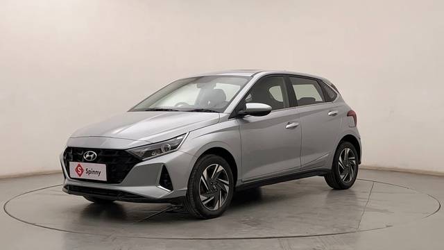 https://images10.gaadi.com/usedcar_image/4631563/original/2a1d605967140018757371fce06ff295.JPG?imwidth=6400