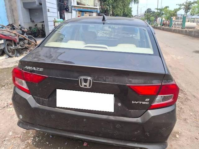 https://images10.gaadi.com/usedcar_image/4631582/original/processed_ba5e955e-fe3f-40f6-92b8-46fe031e011f.jpg?imwidth=6401