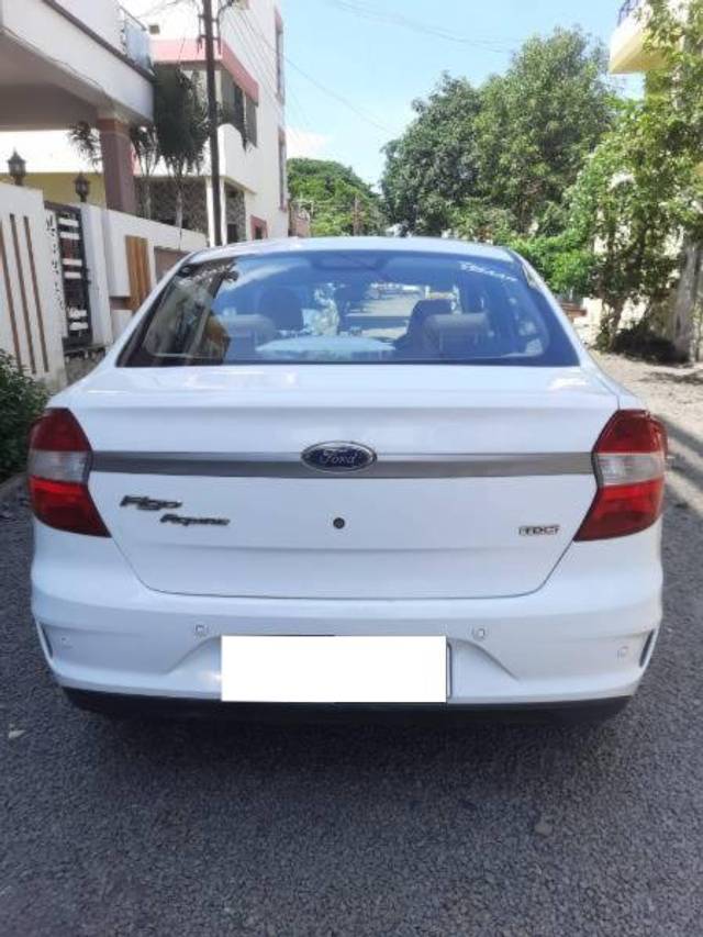 https://images10.gaadi.com/usedcar_image/4631597/original/processed_4b4ad1a8-16a4-4bcc-b296-72f999e25067.jpg?imwidth=6402