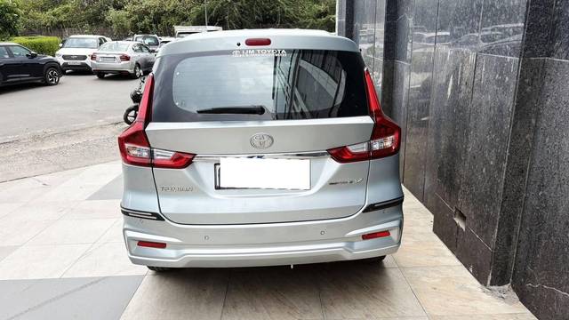 https://images10.gaadi.com/usedcar_image/4631644/original/processed_639a12077a0e74ae7278ff83af4bd148.jpg?imwidth=6402