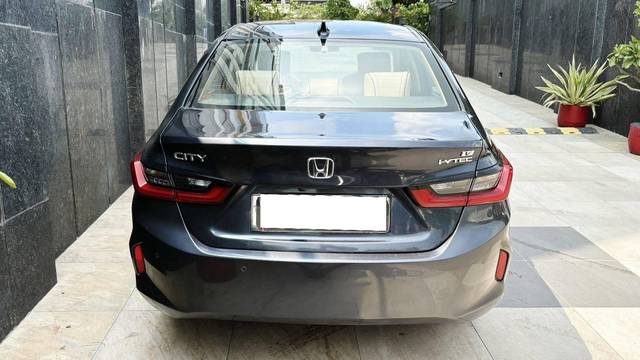https://images10.gaadi.com/usedcar_image/4631645/original/processed_f4bcada0592a788b5182acb1c9210930.jpg?imwidth=6402