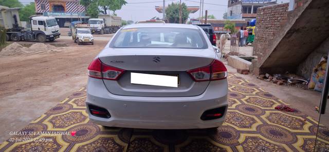 https://images10.gaadi.com/usedcar_image/4631646/original/processed_cc090a84-1a07-4b34-9bf1-912c9192bb09.jpg?imwidth=6401