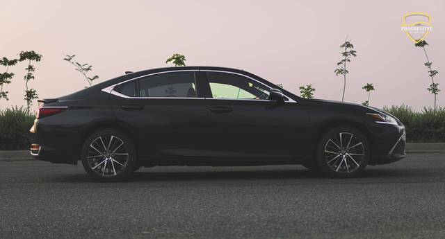 https://images10.gaadi.com/usedcar_image/4631664/original/processed_0f9bfcce6717ee49a3a41a11fa2b68f6.jpg?imwidth=6401