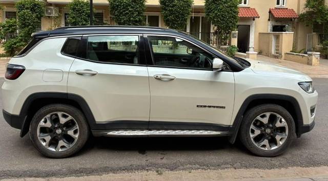 https://images10.gaadi.com/usedcar_image/4631686/original/processed_c1523e3c-12ec-4694-8a4e-5fc72f7e341e.jpeg?imwidth=6401