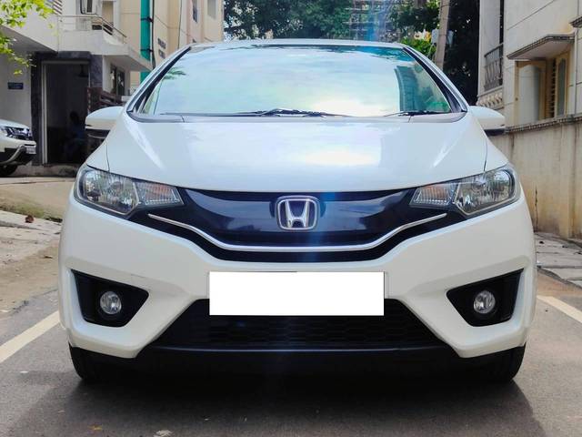 https://images10.gaadi.com/usedcar_image/4631706/original/processed_9b0eea3c27303e85956cd8606212e705.jpg?imwidth=6402