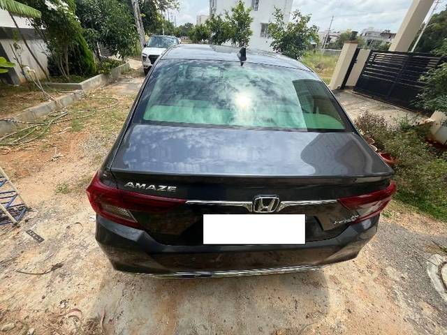 https://images10.gaadi.com/usedcar_image/4631717/original/processed_e27a1851-59b6-46a9-b2f1-8e8853cfe147.jpeg?imwidth=6402