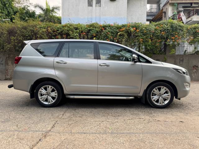 https://images10.gaadi.com/usedcar_image/4631718/original/cb1acb3372dc996ab143c65e5191cf87.jpg?imwidth=6401