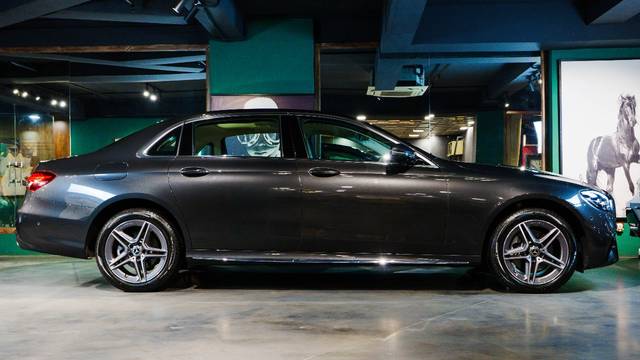 https://images10.gaadi.com/usedcar_image/4631722/original/7842ecbe4624c560818bbad62e2890a0.jpeg?imwidth=6401
