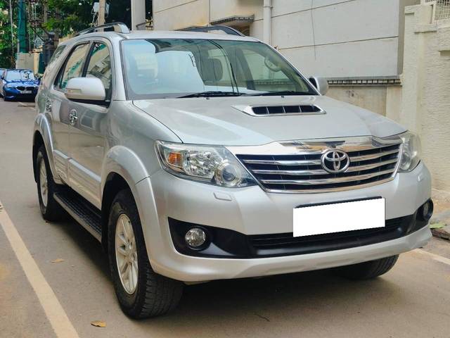 https://images10.gaadi.com/usedcar_image/4631724/original/processed_ad2ae961d4e065722d352c6361ef4148.jpg?imwidth=6400