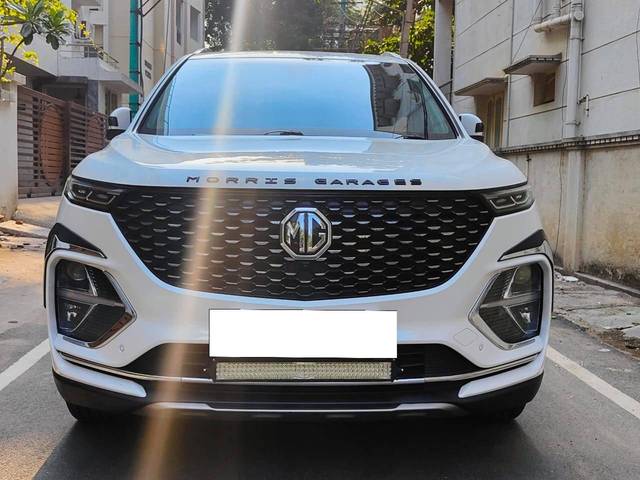 https://images10.gaadi.com/usedcar_image/4631726/original/processed_f1b09b48f391632e0fc88c657267df41.jpg?imwidth=6402