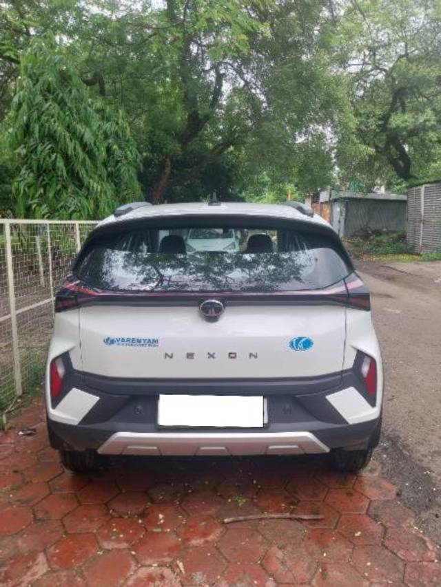 https://images10.gaadi.com/usedcar_image/4631740/original/processed_3388fe5d-2912-4e11-9267-b6251b689100.jpg?imwidth=6402