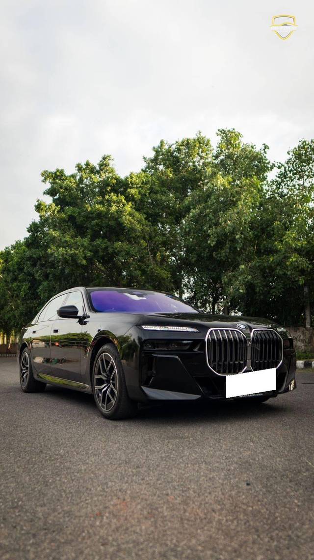https://images10.gaadi.com/usedcar_image/4631749/original/processed_5c1ff88504d455120f181e3b3a8fb560.jpg?imwidth=6400