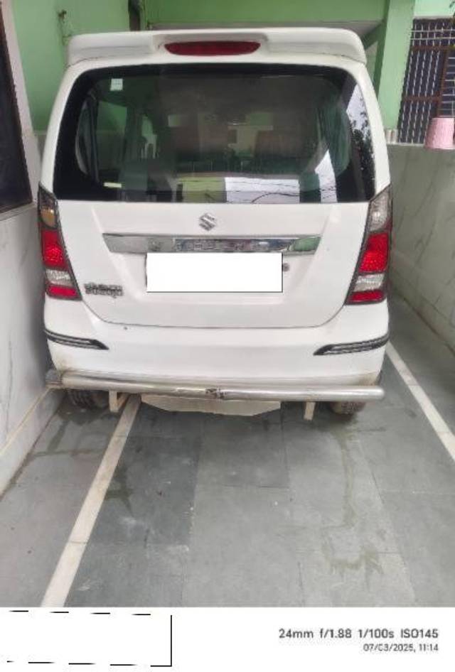 https://images10.gaadi.com/usedcar_image/4631752/original/processed_daaf7e2c-7969-4390-9940-d79124f258ea.jpg?imwidth=6401
