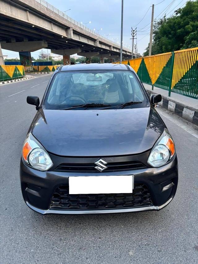 https://images10.gaadi.com/usedcar_image/4631759/original/processed_ff611311-15ff-40d9-b783-00fe60030839.jpg?imwidth=6400