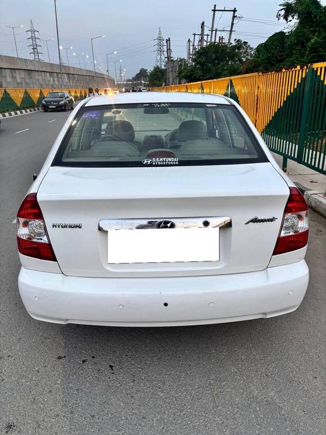 https://images10.gaadi.com/usedcar_image/4631760/original/processed_752cd8b5-6313-456b-80c3-a1091a91d181.jpg?imwidth=6401