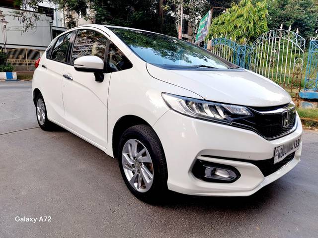 https://images10.gaadi.com/usedcar_image/4631766/original/processed_7000ecc796adec888104464758d84c35.jpg?imwidth=6400