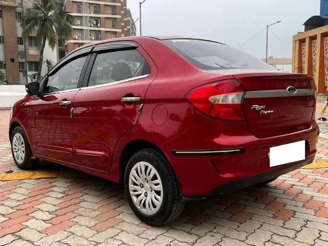 https://images10.gaadi.com/usedcar_image/4631768/original/processed_4a76d92f-8e44-4424-9f6d-7dbbba1c8984.jpeg?imwidth=6401