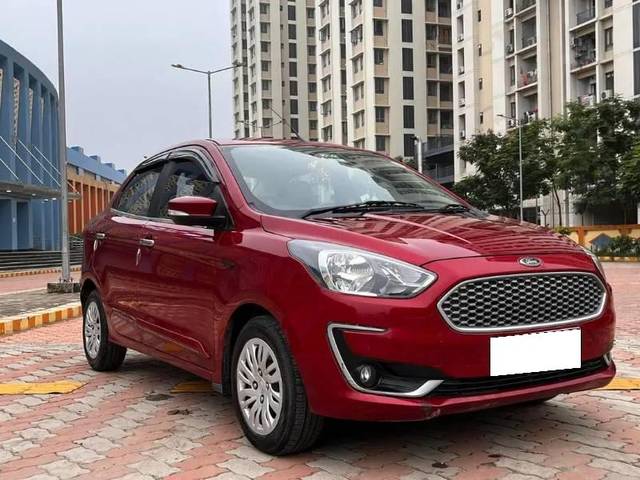 https://images10.gaadi.com/usedcar_image/4631768/original/processed_7811bf55-6de0-4d68-98ba-e761adbdca1d.jpeg?imwidth=6400