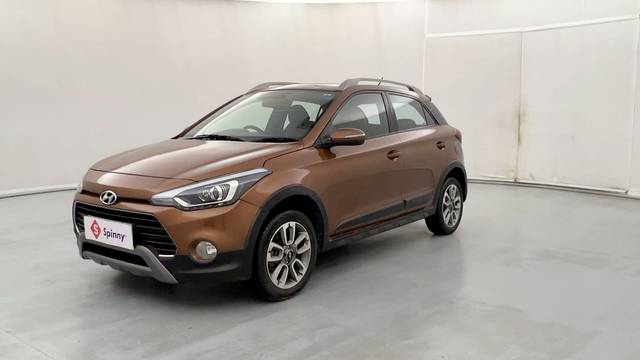 https://images10.gaadi.com/usedcar_image/4631774/original/2afe763ba24403b1d6d23cc31148e1bd.JPG?imwidth=6400