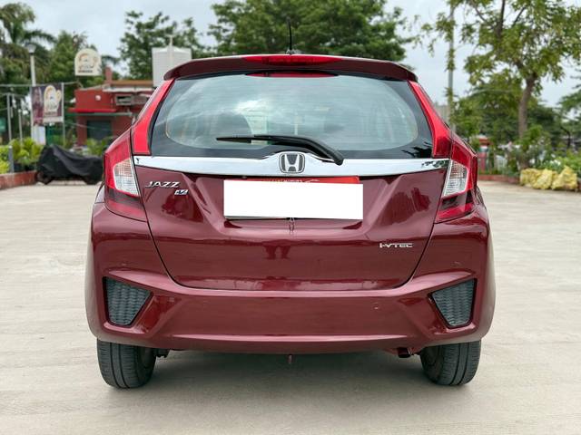 https://images10.gaadi.com/usedcar_image/4631781/original/processed_a0e47bae9a7b6d5d1b7ff778c5a623eb.jpg?imwidth=6401