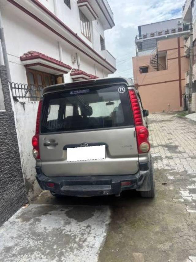https://images10.gaadi.com/usedcar_image/4631782/original/processed_fe2f2b43-e6fe-4fad-a79f-d5ed5ffb0afc.jpg?imwidth=6402