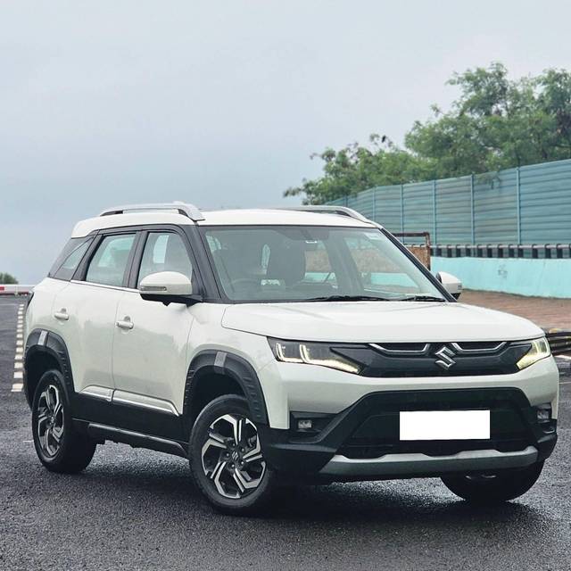 https://images10.gaadi.com/usedcar_image/4631786/original/processed_2ee029761b713a7c472da95f9c71de73.jpg?imwidth=6400