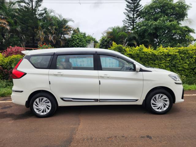 https://images10.gaadi.com/usedcar_image/4631787/original/2f0ddc9cb9f4a2fce5b3499e48b384bc.jpg?imwidth=6401
