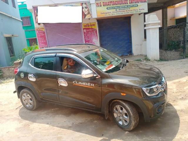https://images10.gaadi.com/usedcar_image/4631795/original/processed_18f5430b-9455-4ca6-ab3f-a4147c61c628.jpg?imwidth=6402