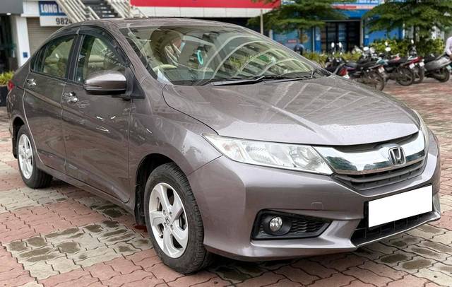https://images10.gaadi.com/usedcar_image/4631863/original/processed_a29062b6f066210c32c8f7bc2aca480b.jpg?imwidth=6400