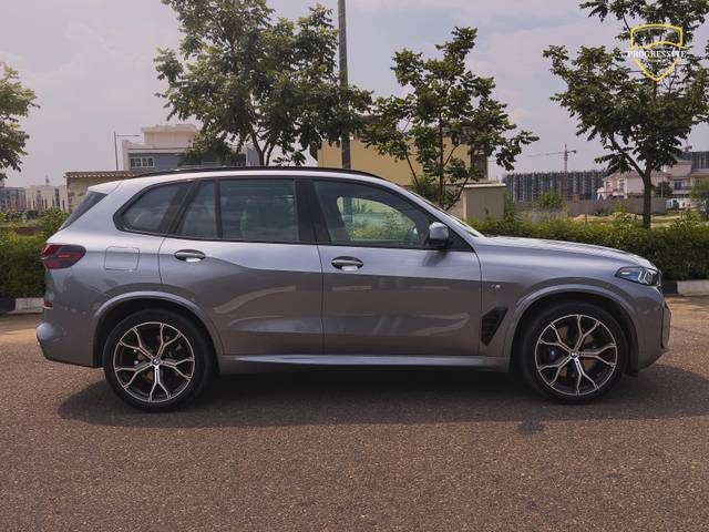 https://images10.gaadi.com/usedcar_image/4631864/original/processed_a436579efe3113022a845e429e1830d5.jpg?imwidth=6401