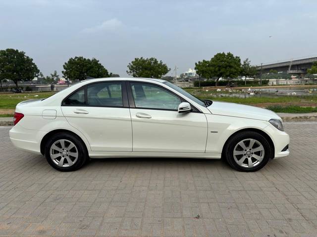 https://images10.gaadi.com/usedcar_image/4631869/original/f41966083b8d2fbf8db2ce6d616122e7.jpg?imwidth=6401