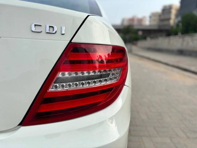https://images10.gaadi.com/usedcar_image/4631869/original/processed_60288e50a4e4521274cd0f2aa81ca9a1.jpg?imwidth=6402