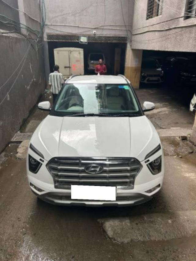 https://images10.gaadi.com/usedcar_image/4631871/original/processed_77e97508-ed59-4ec4-8608-785fd00e20e5.jpeg?imwidth=6402