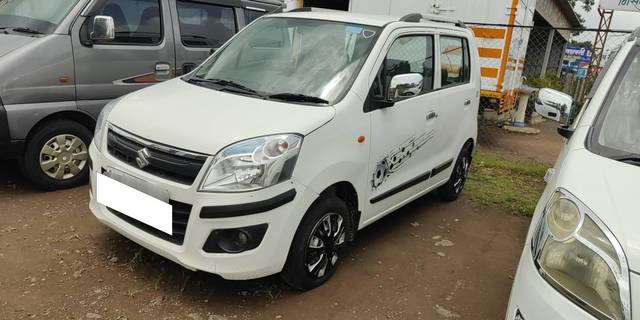 https://images10.gaadi.com/usedcar_image/4631877/original/processed_38078b27ab5eaa4cef96f124f9bf0b60.jpg?imwidth=6401