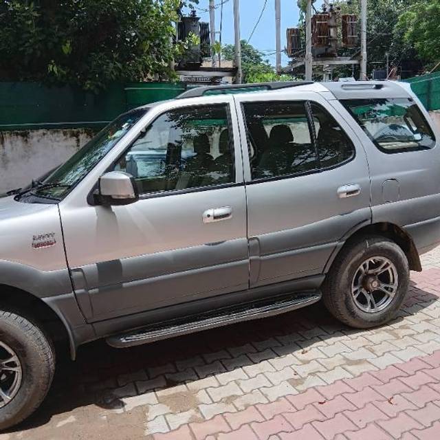 https://images10.gaadi.com/usedcar_image/4631881/original/processed_8c8eb121-3bc2-4f59-83b3-58ab89761de5.jpg?imwidth=6401