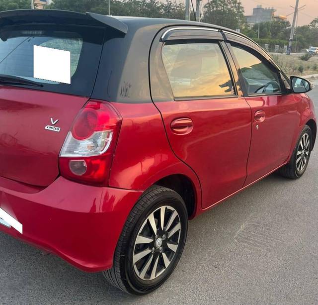 https://images10.gaadi.com/usedcar_image/4631888/original/processed_0938601ba7bdaf593caf77e40dfd9d26.jpg?imwidth=6402