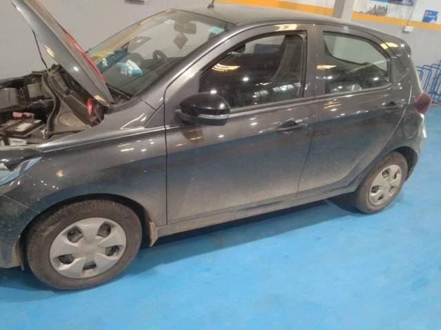 https://images10.gaadi.com/usedcar_image/4631895/original/processed_d73dde47-2634-4d46-b8c9-a9d7d9be5bf8.jpg?imwidth=6400