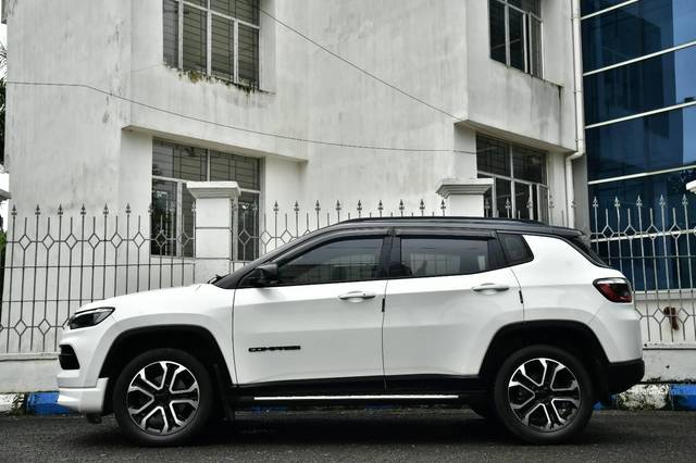 https://images10.gaadi.com/usedcar_image/4631896/original/processed_262b3a0bfee713a8559d1f71e16c5d5f.jpg?imwidth=6401